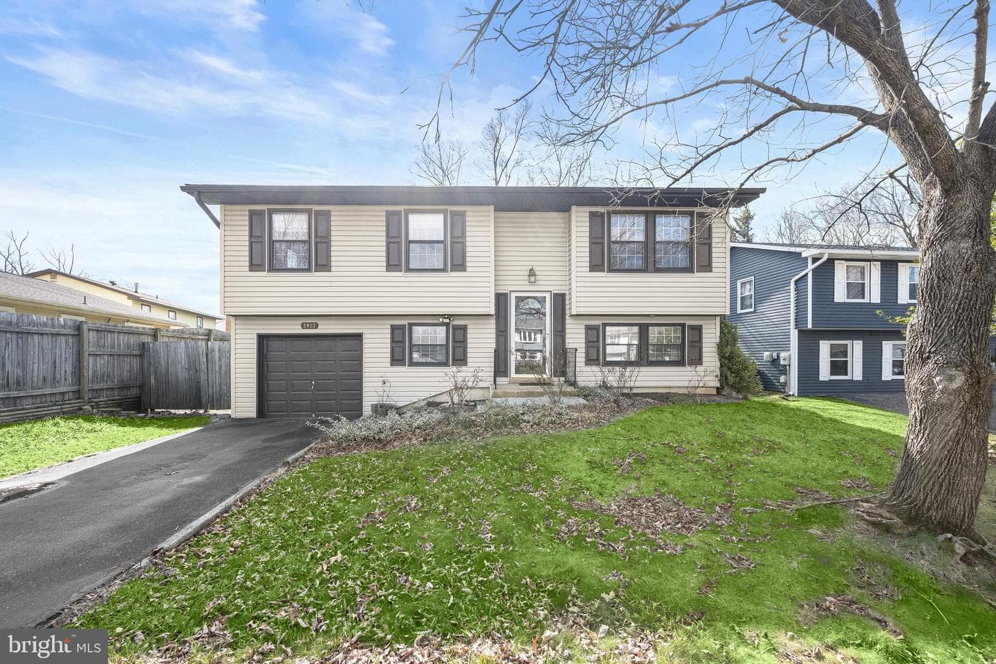 2413 Springlake Court W photo 1