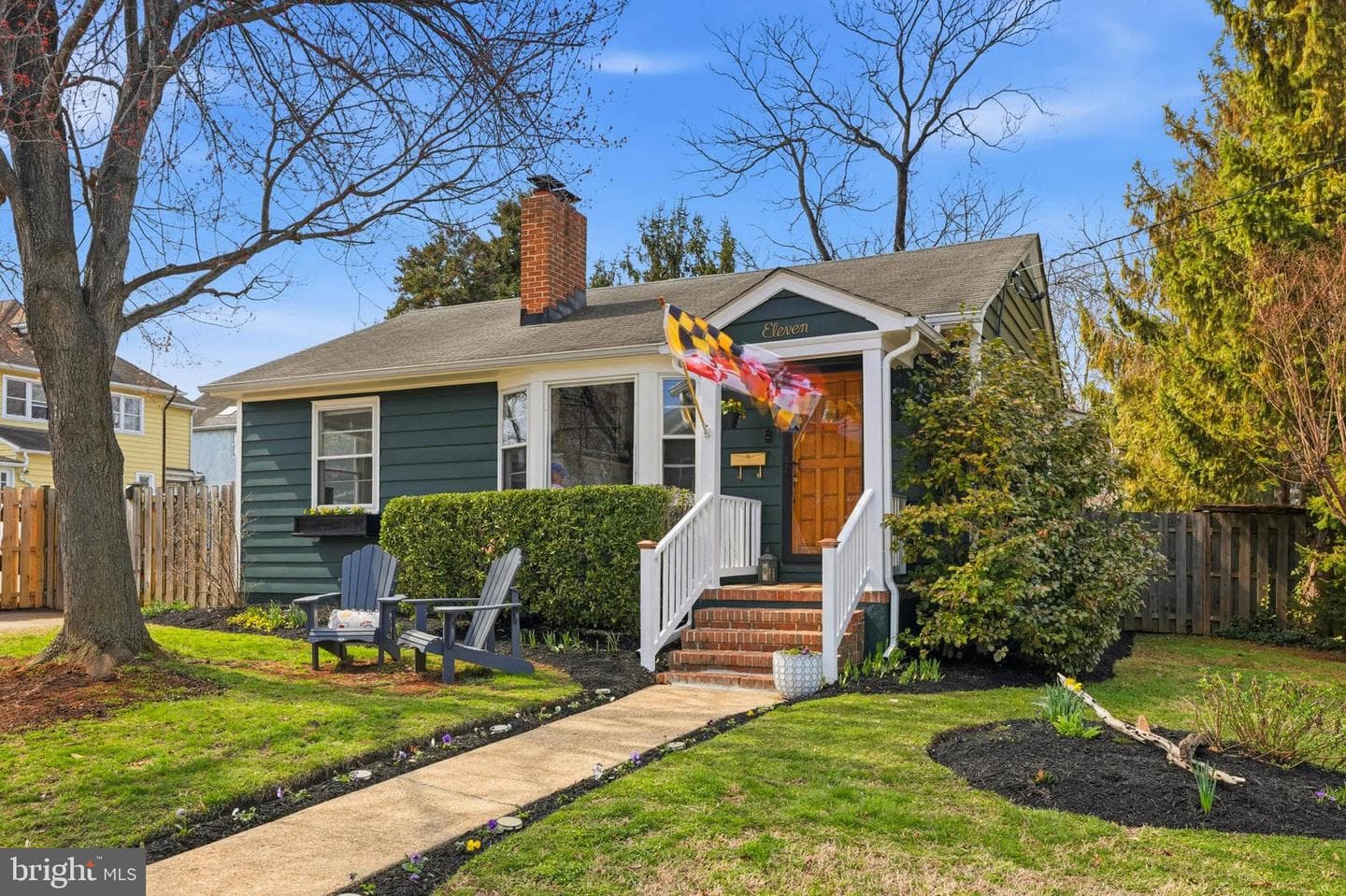 11 Glen Avenue N photo 1