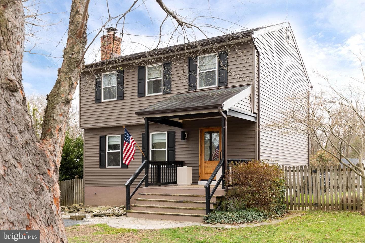353 S Riverside Drive photo 1