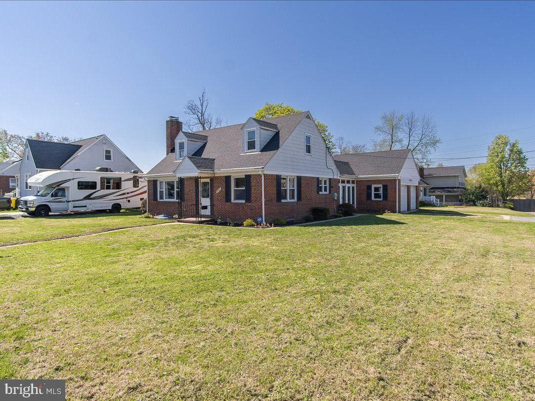 8466 Greenway photo 1