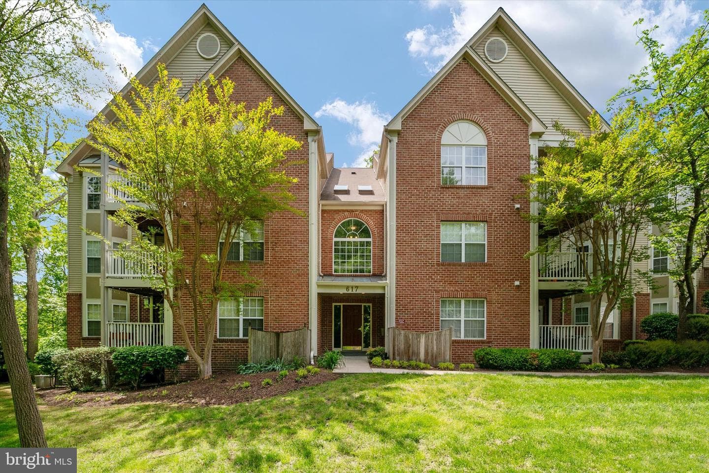 617 Admiral Drive #403 photo 1