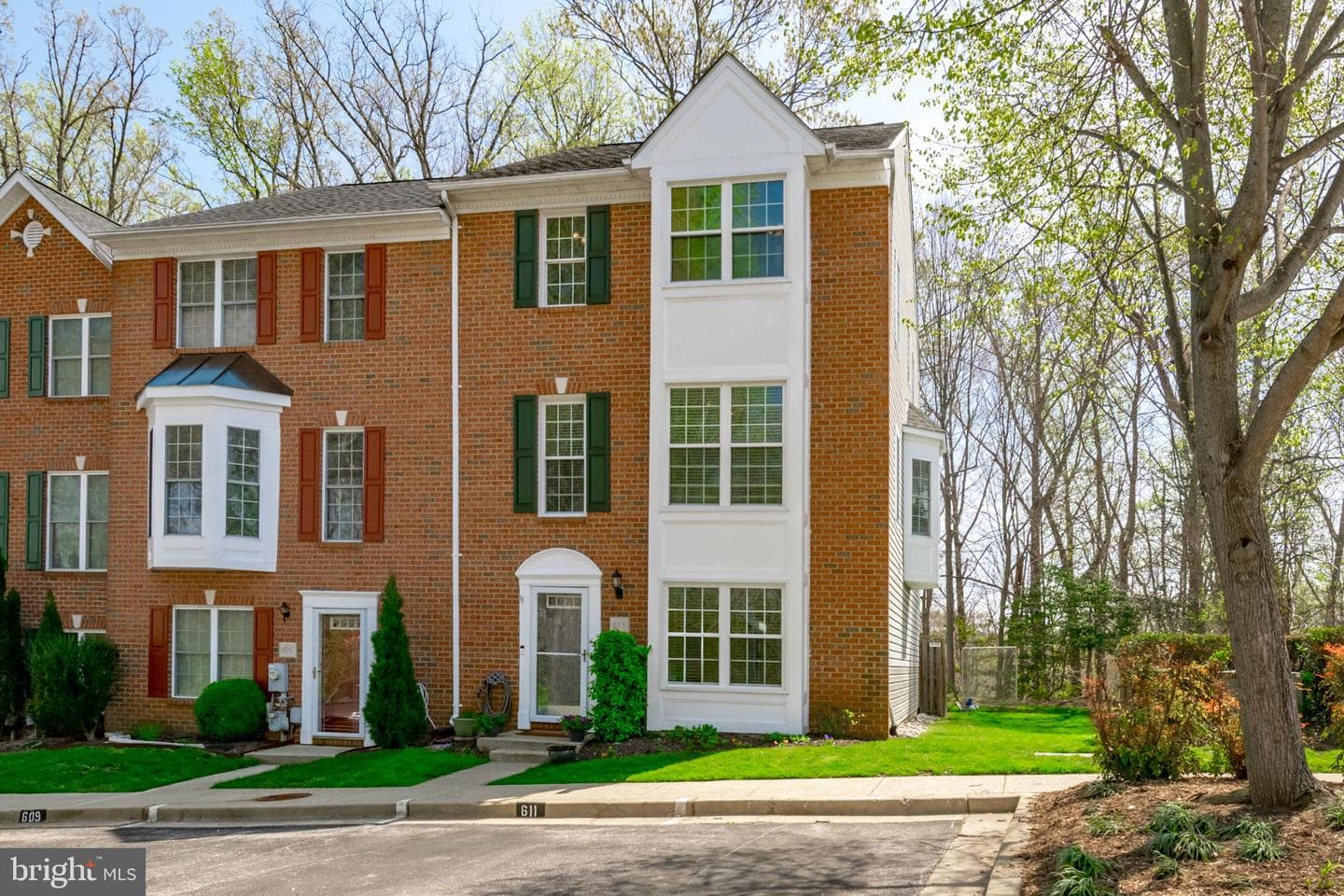 611 Bellerive Court photo 1