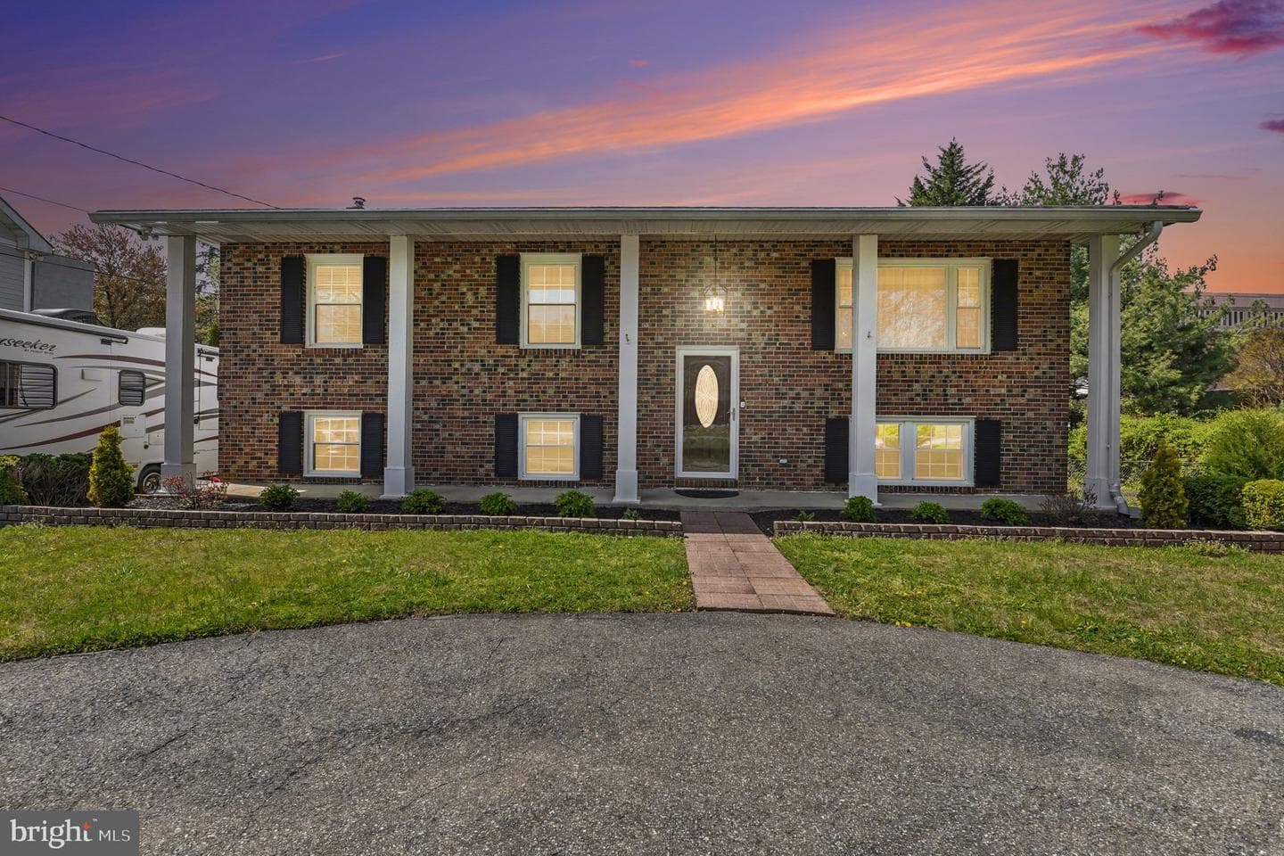 804 White Avenue photo 1