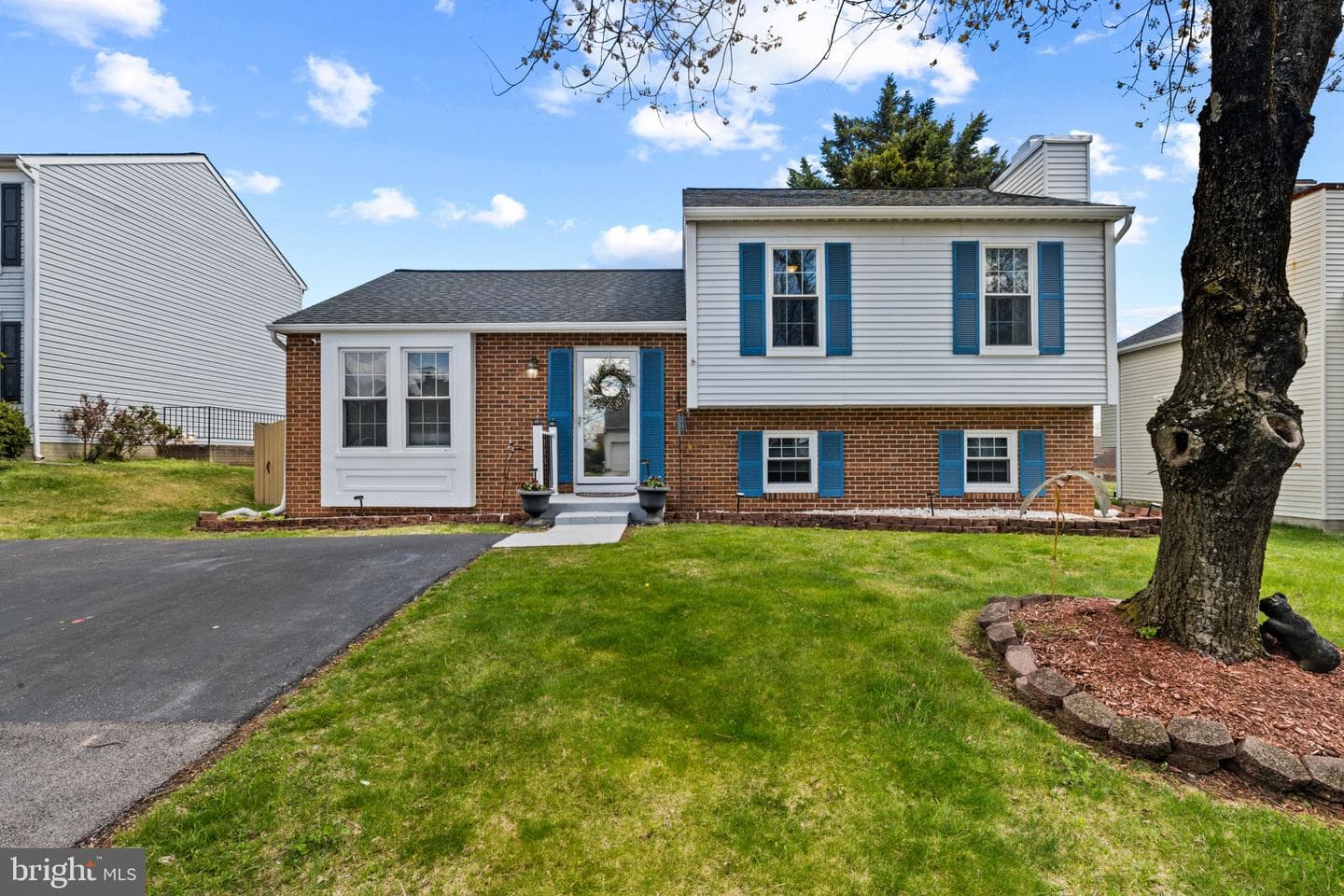 816 Sunnyfield Lane
