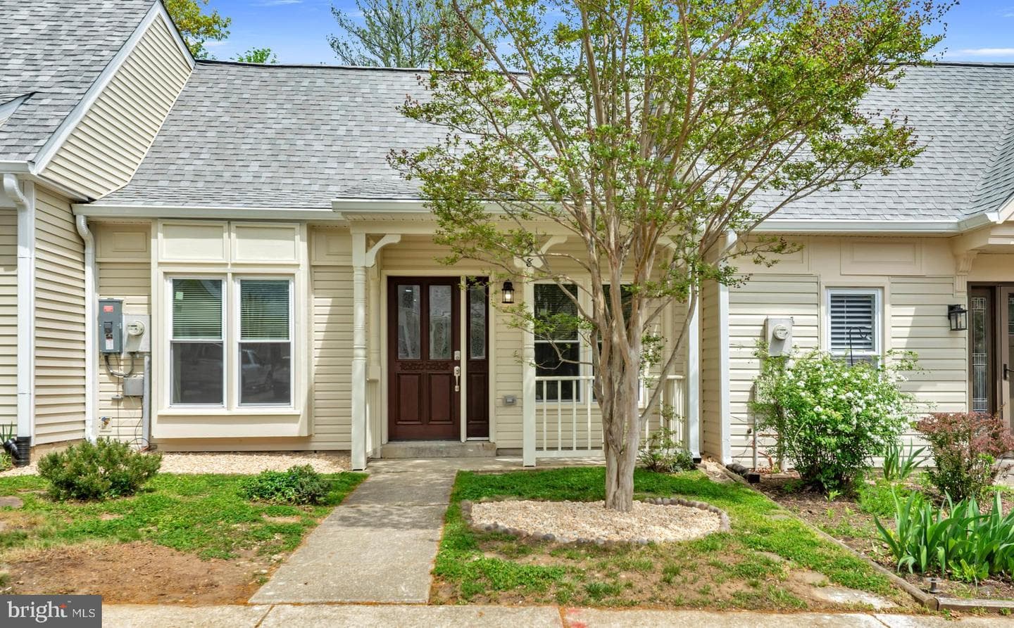 928 Riversedge Circle photo 1