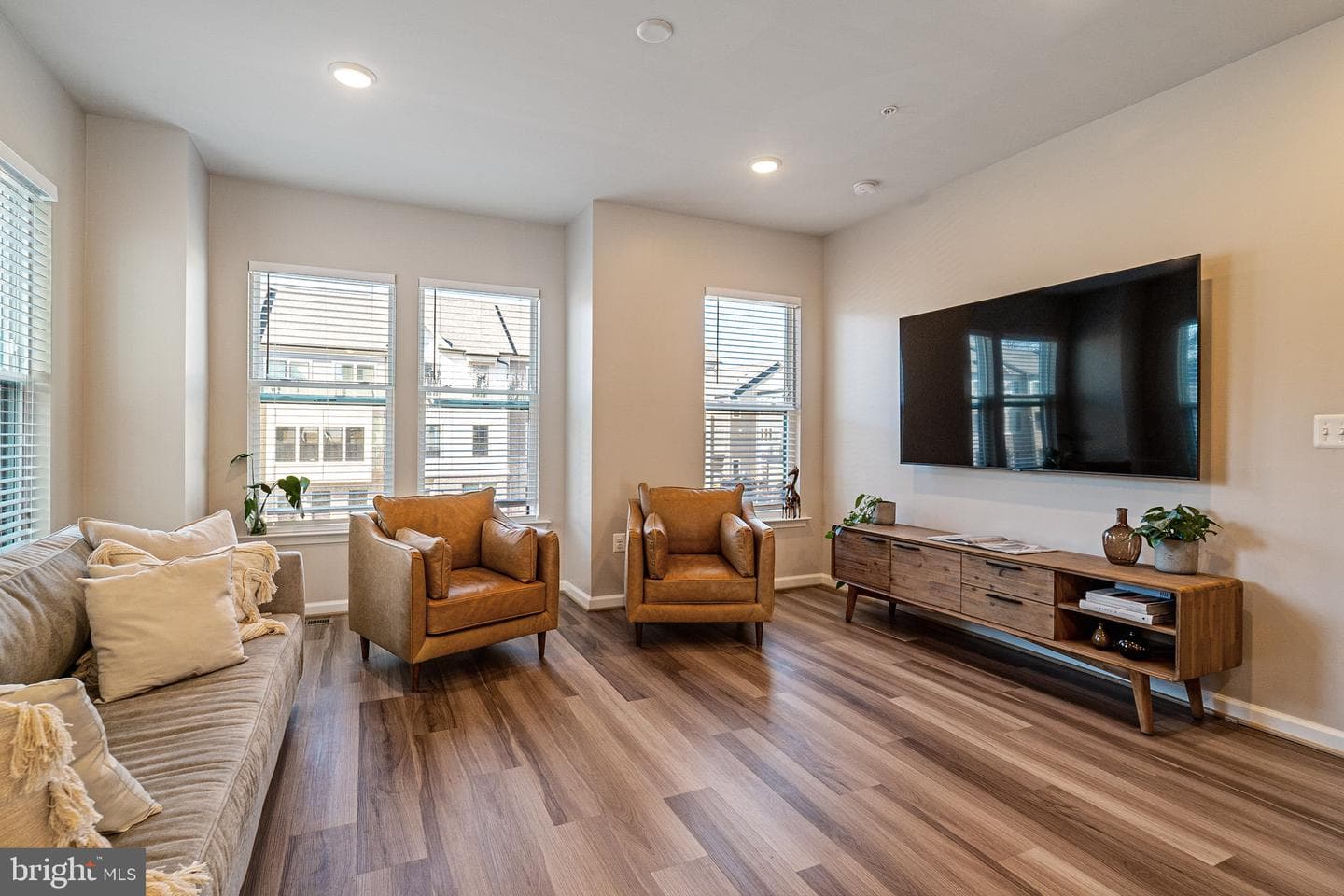221 Narrowleaf Way