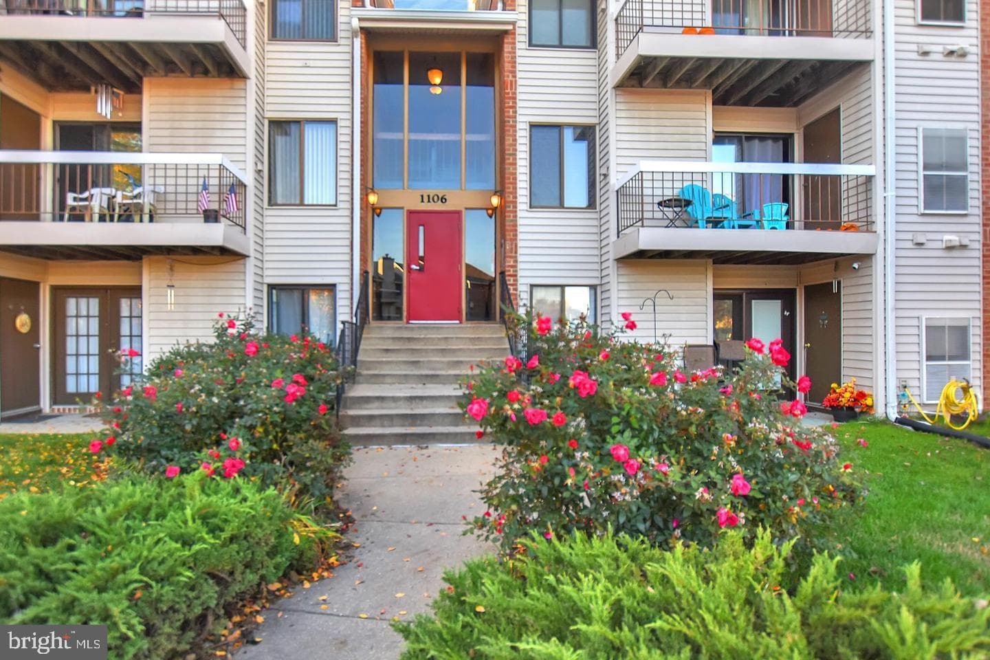 1106 Castle Harbour Way #2c
