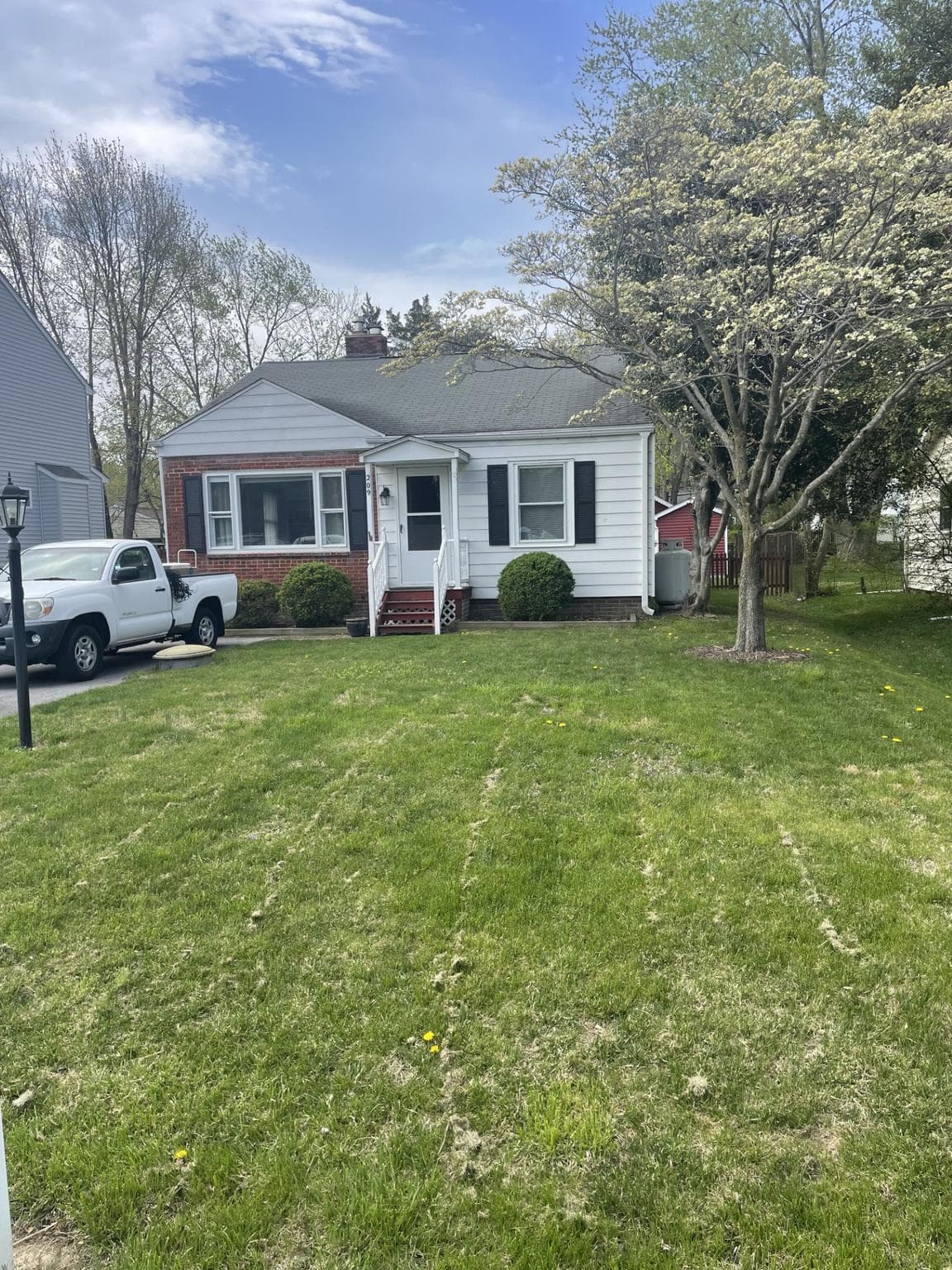 209 Beverley Avenue