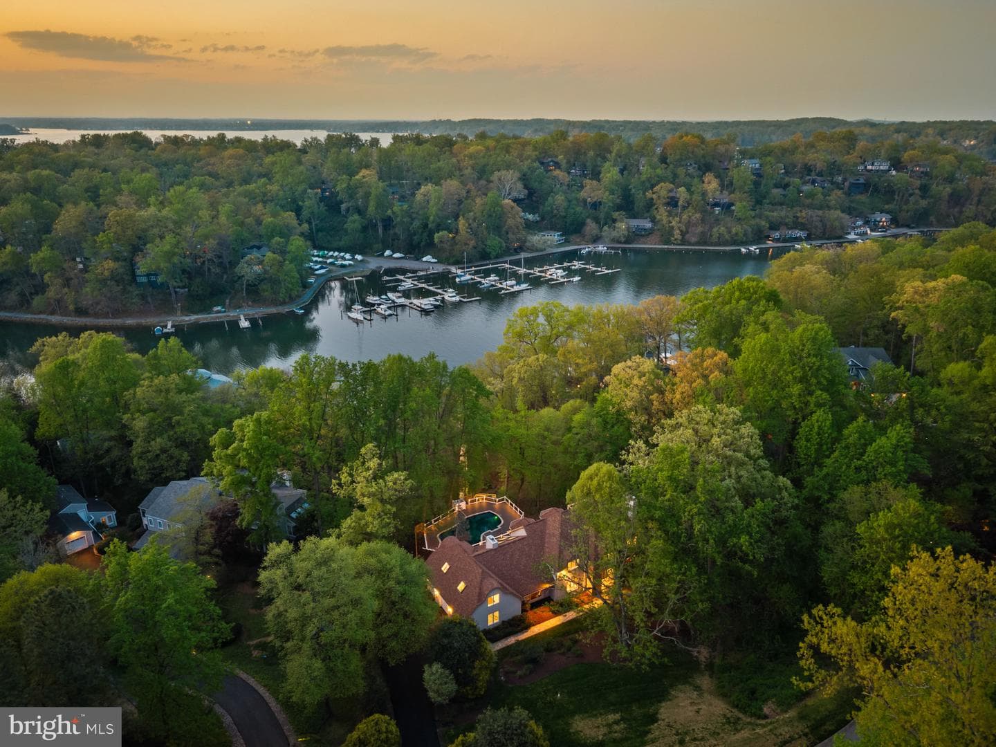 854 Saint Edmonds Place