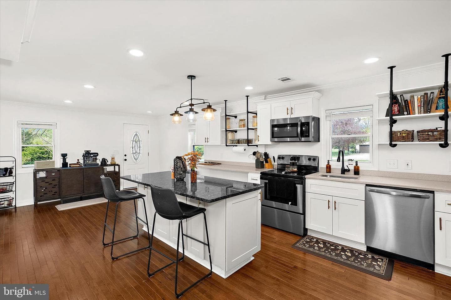 7604 Post Road