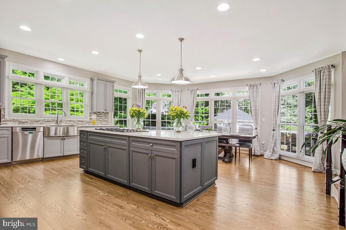 2512 Hobbits Lane