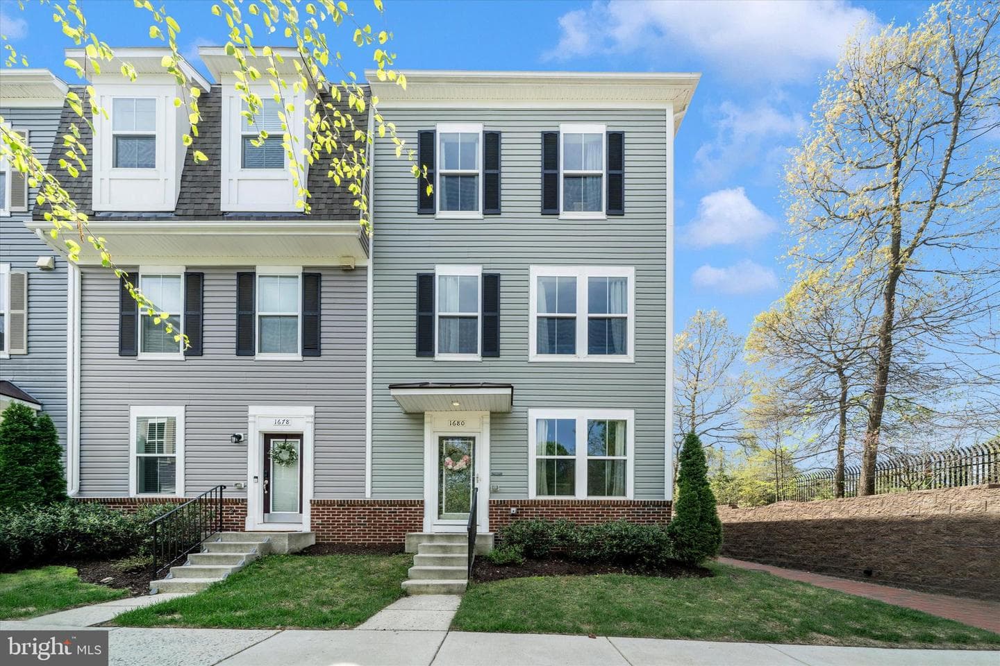 1680 Signalman Court