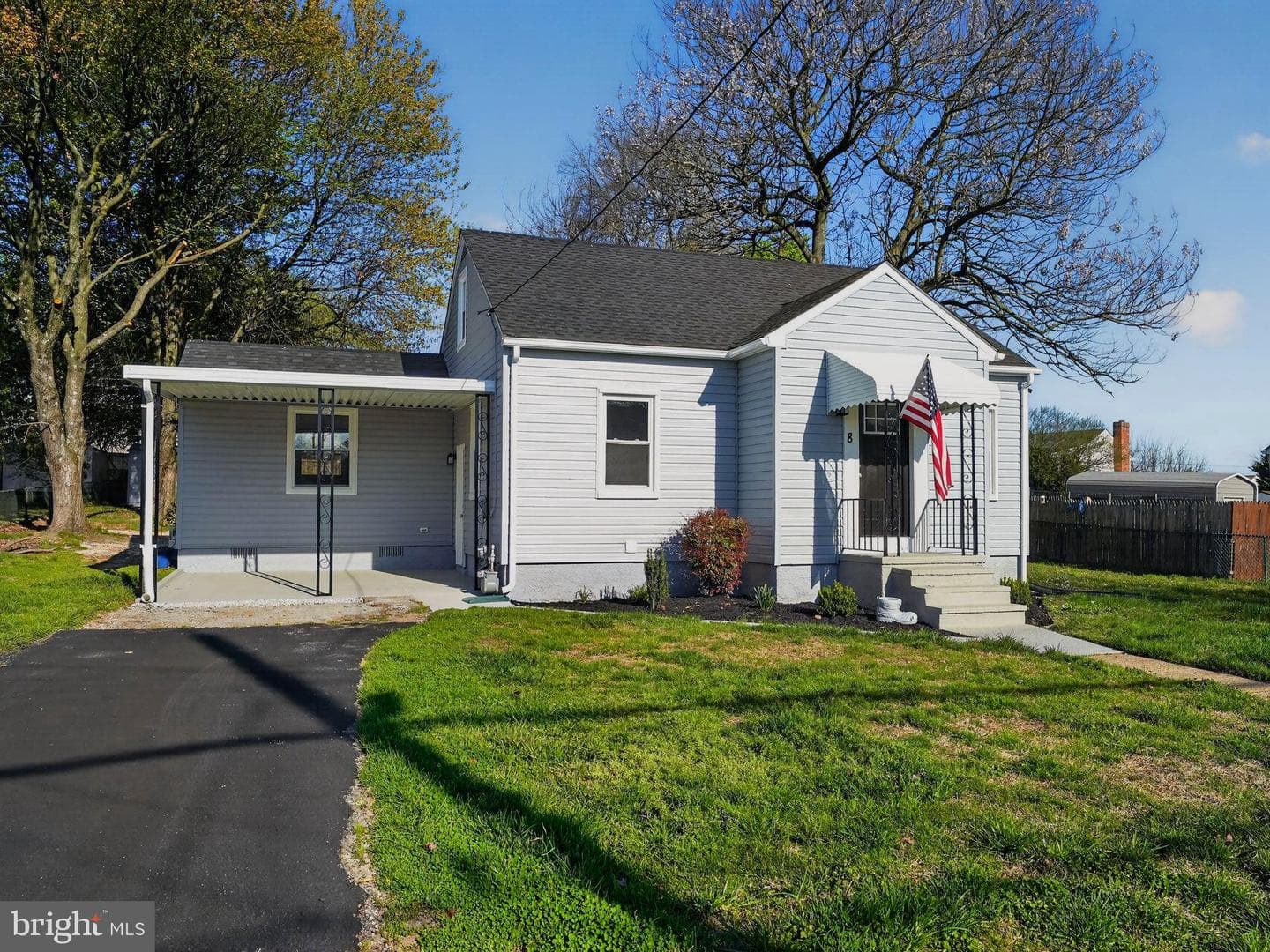 8 Hanford Drive