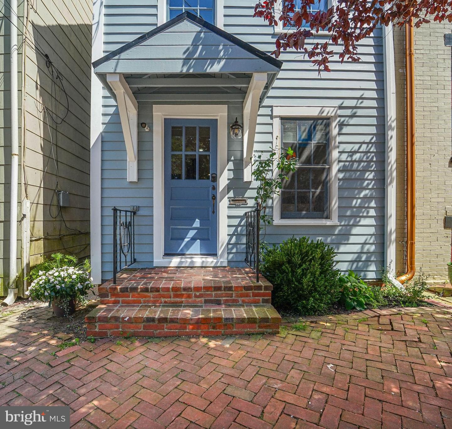 9 College Avenue
