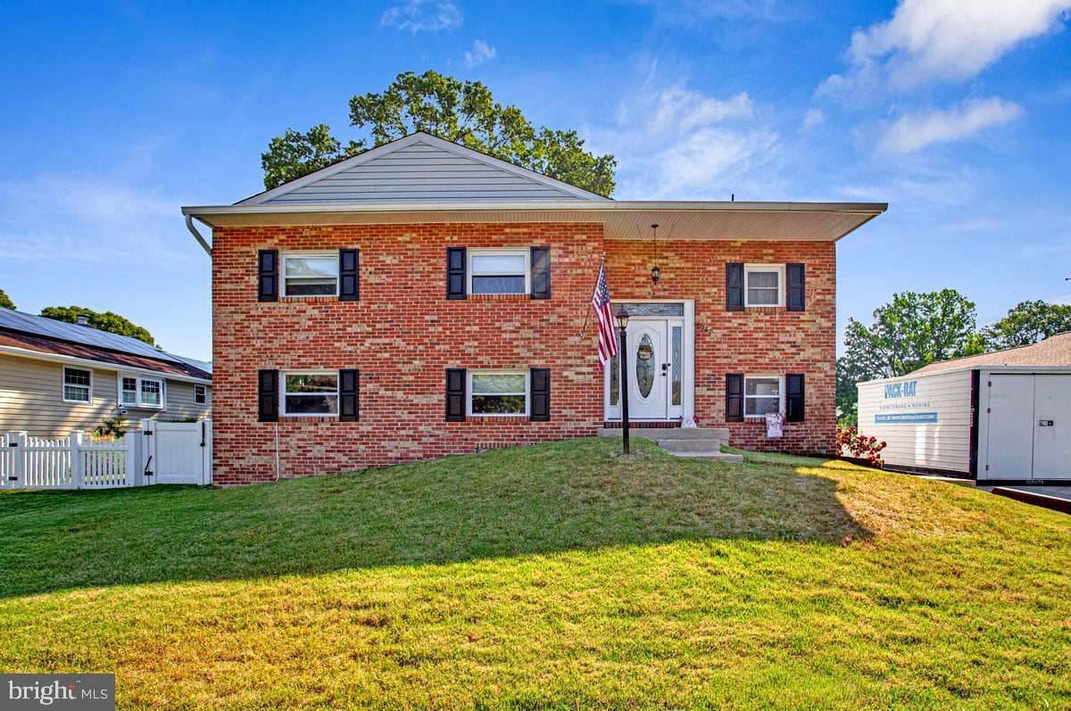 7947 Roxbury Drive