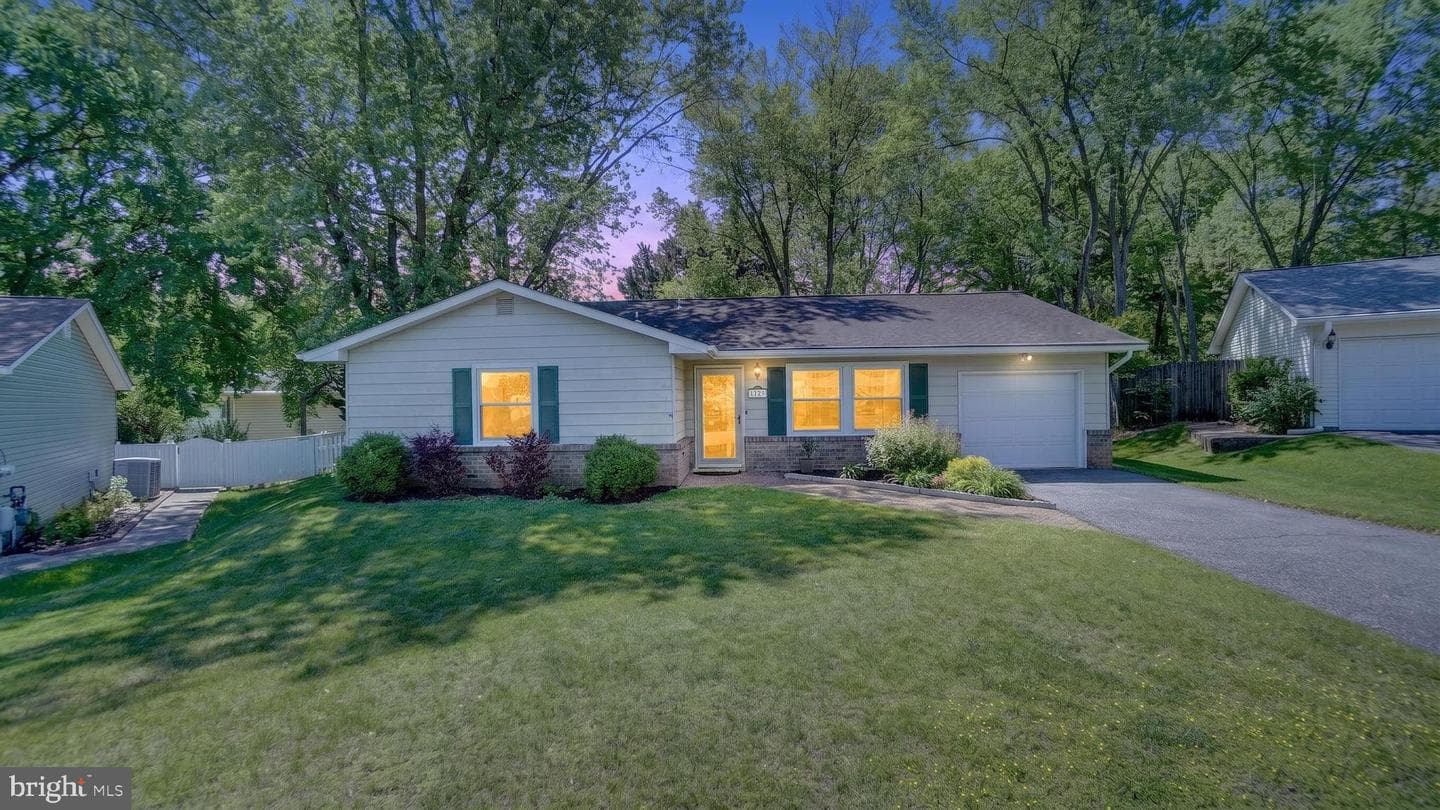 7949 Trafalgar Court