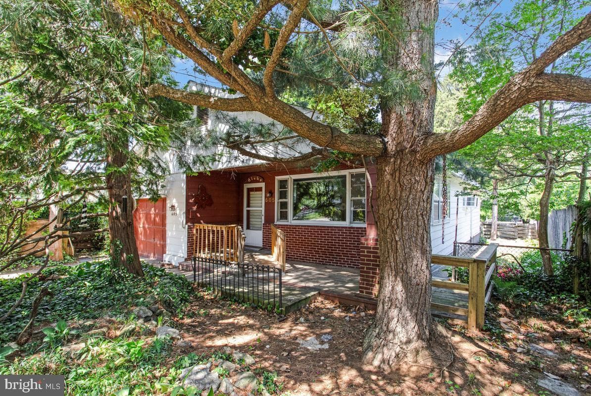 605 Melvin Avenue