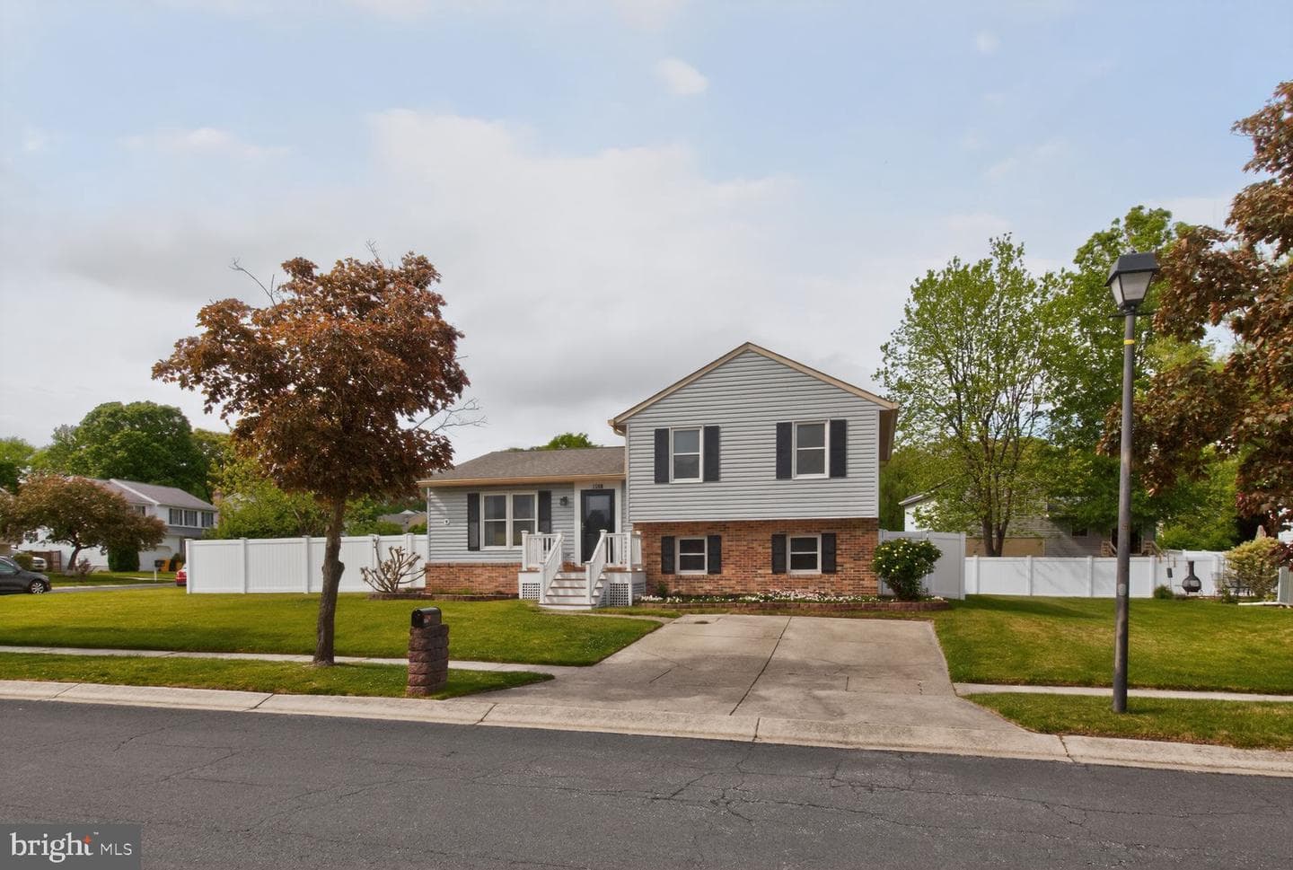 1300 Roundhouse Court