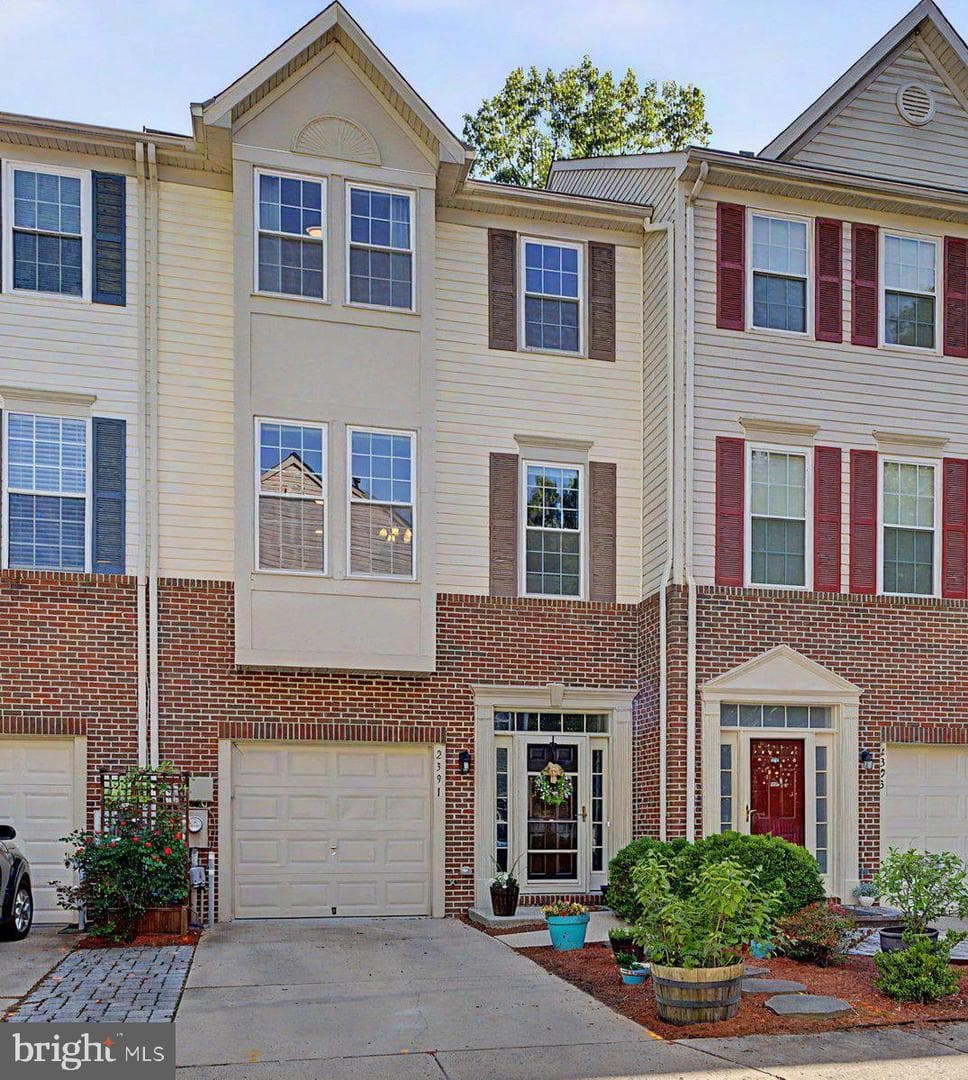 2391 Sandy Walk Way