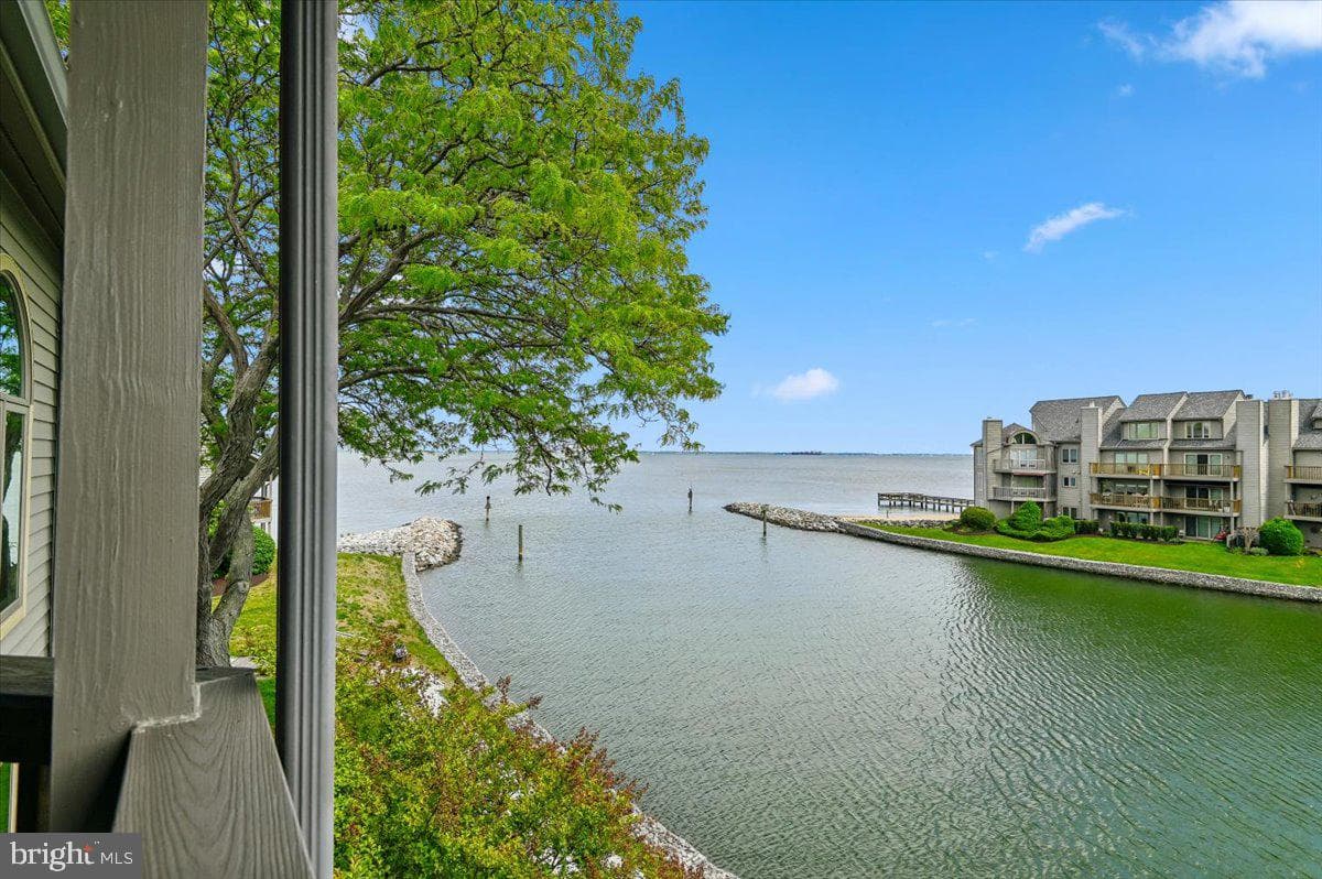 2121 Quay Village Court #202