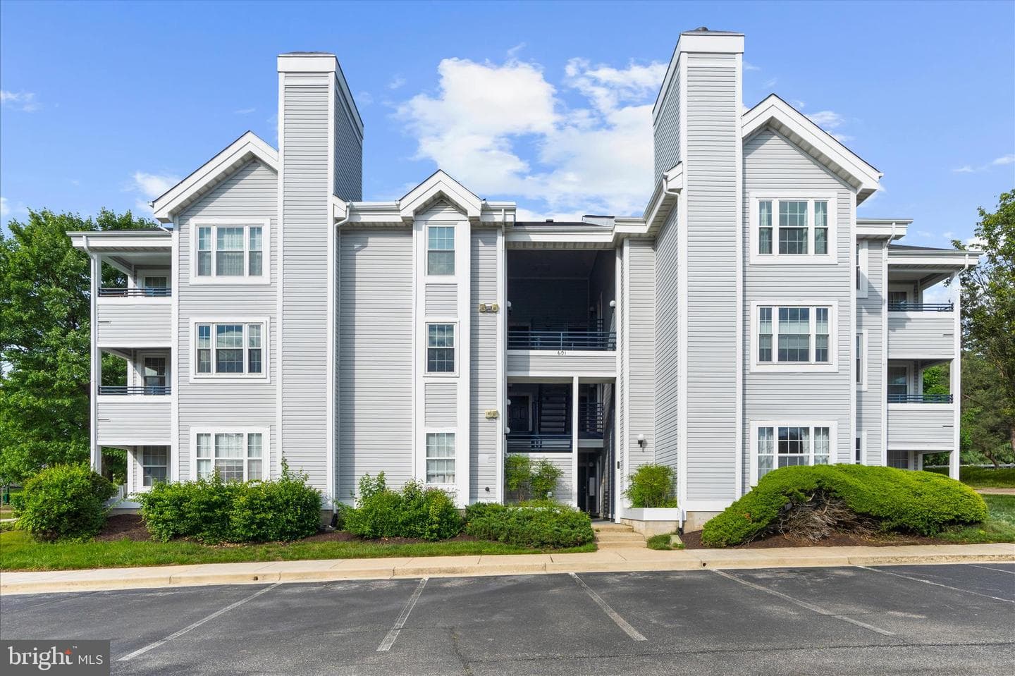 601 Forest Walk Lane #204