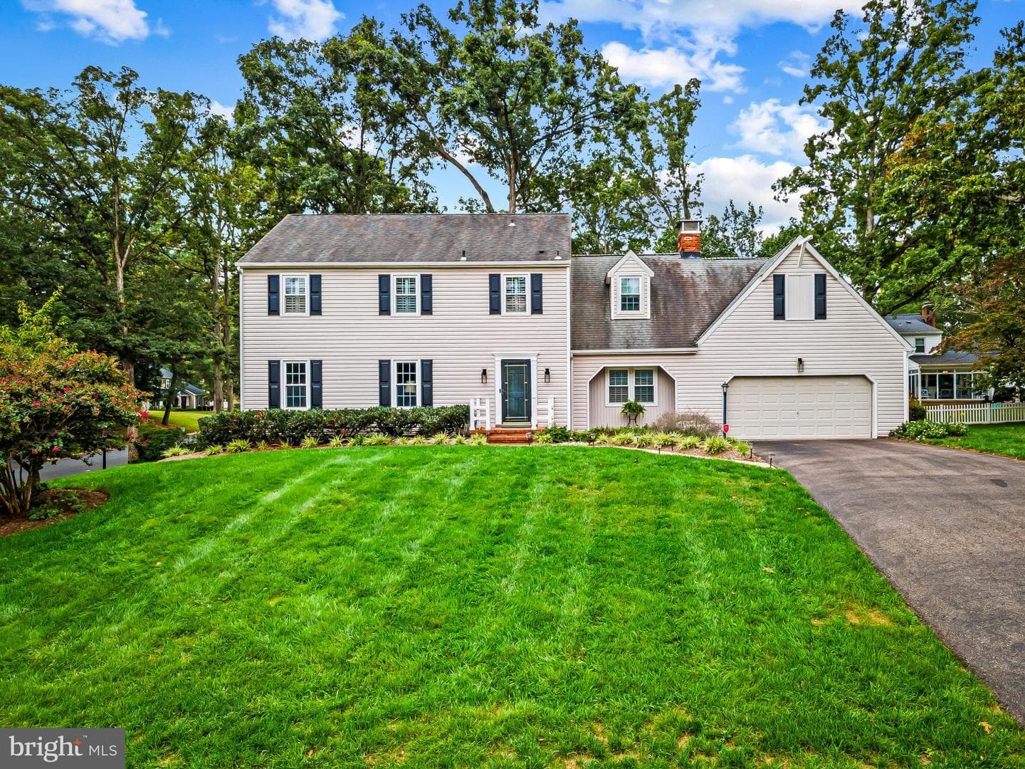 467 Yorkshire Drive photo 1
