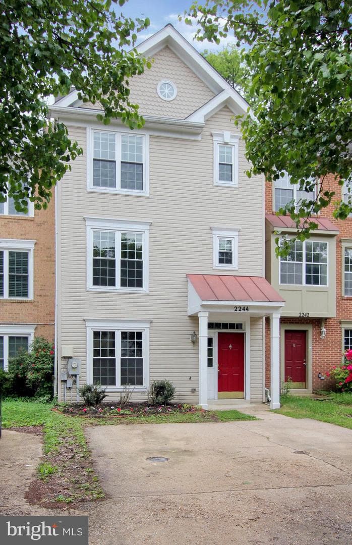 2244 Commissary Circle