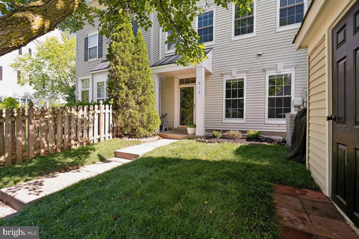 816 Estuary Drive