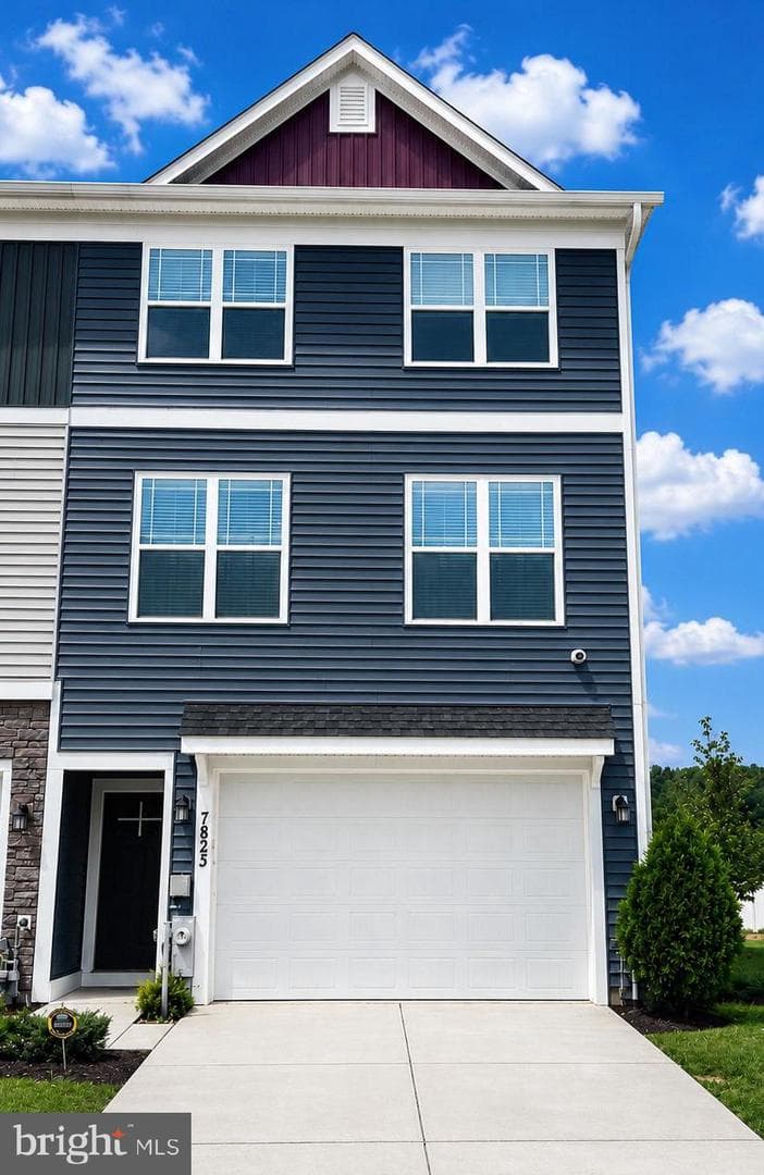 7825 Wolf Run Lane