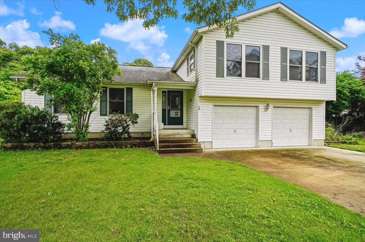 273 North Drive