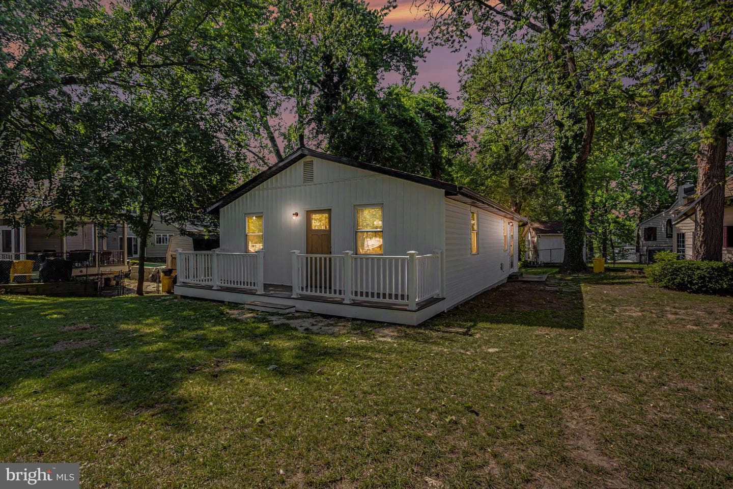 910 Pierpoint Drive photo 1