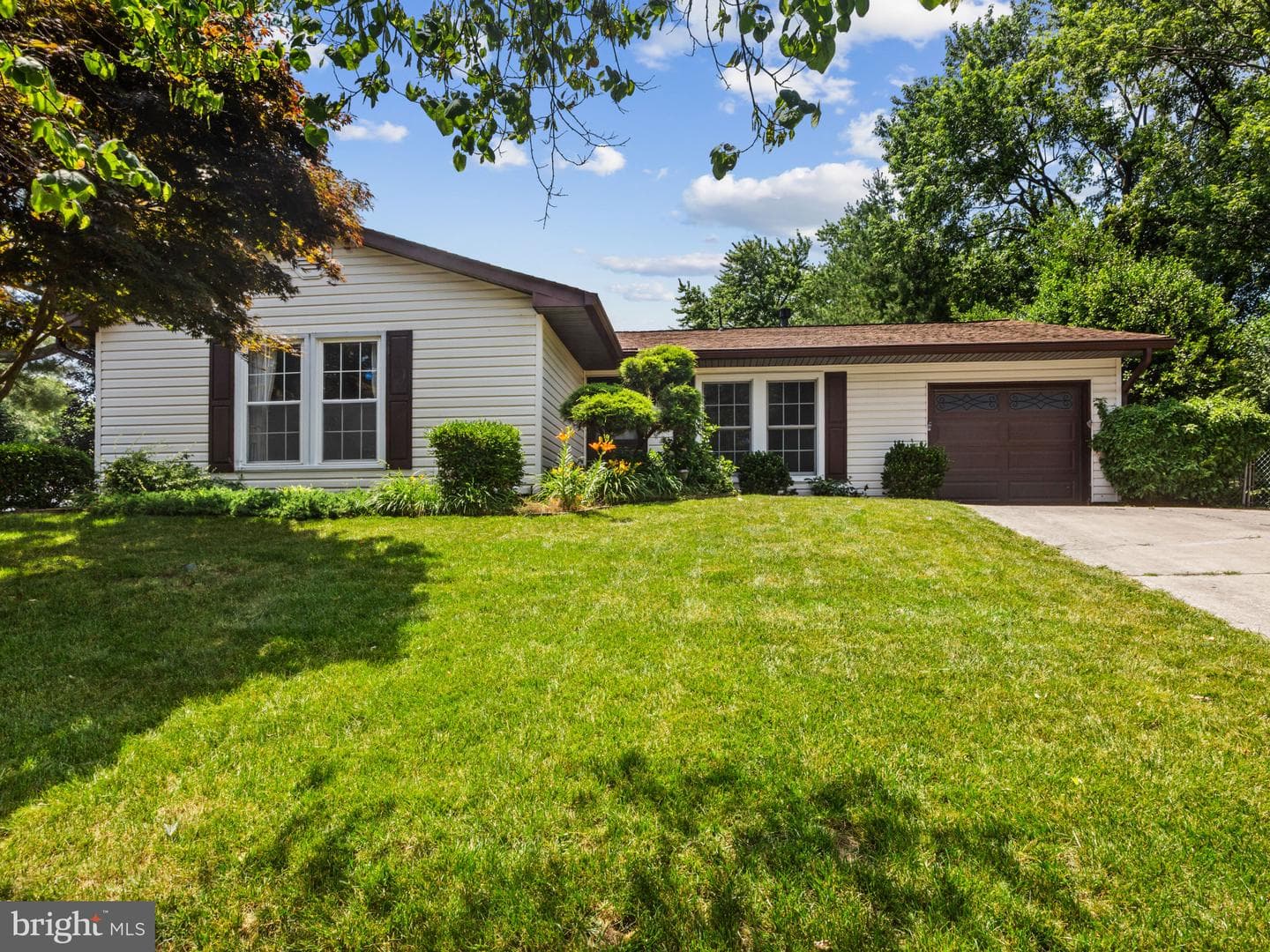 1933 Huguenot Place