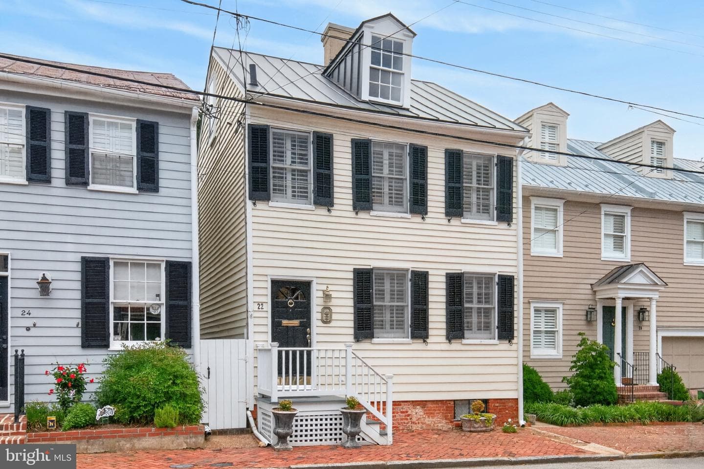 22 College Avenue