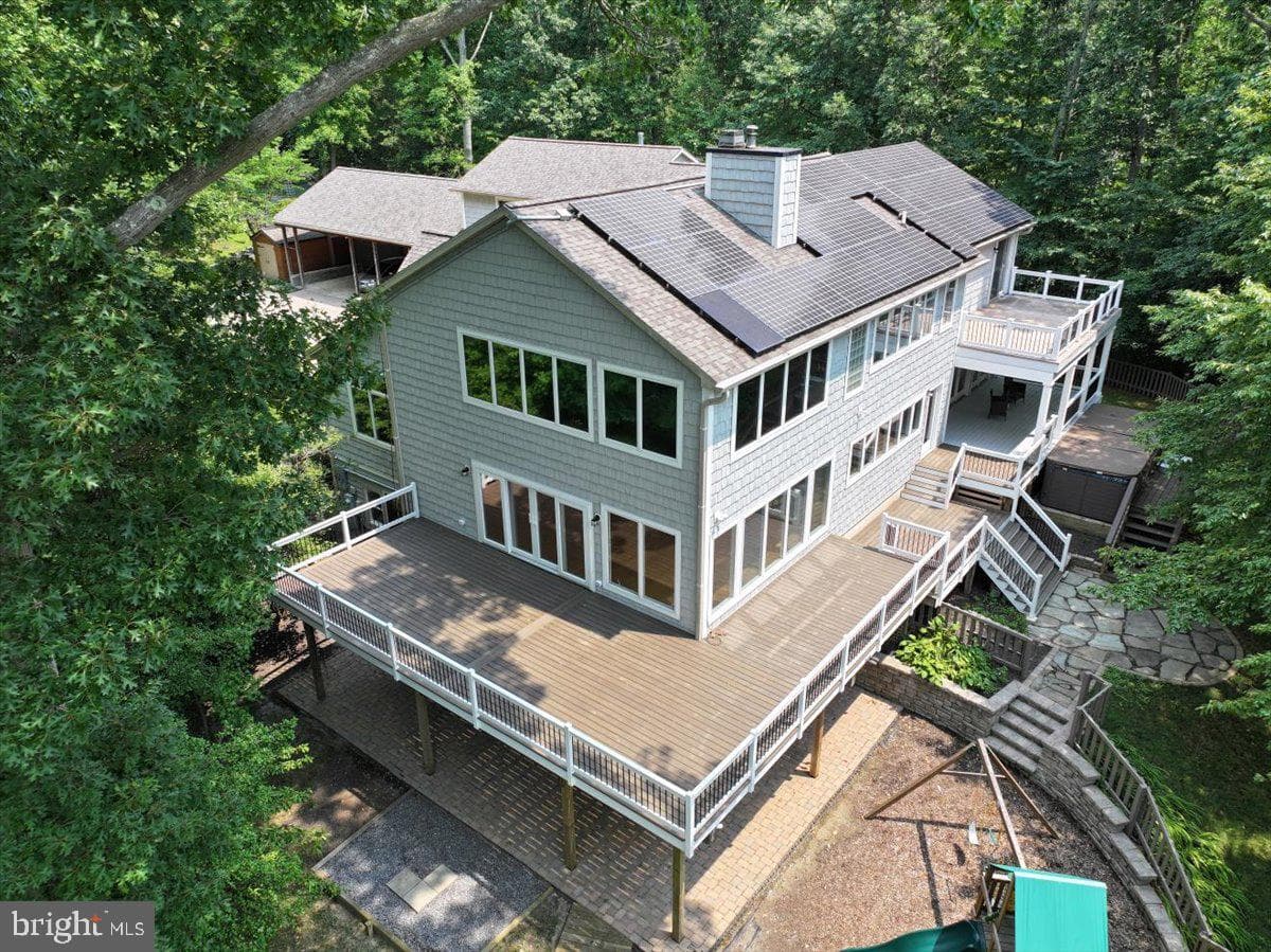 126 Gilbert Court, Edgewater