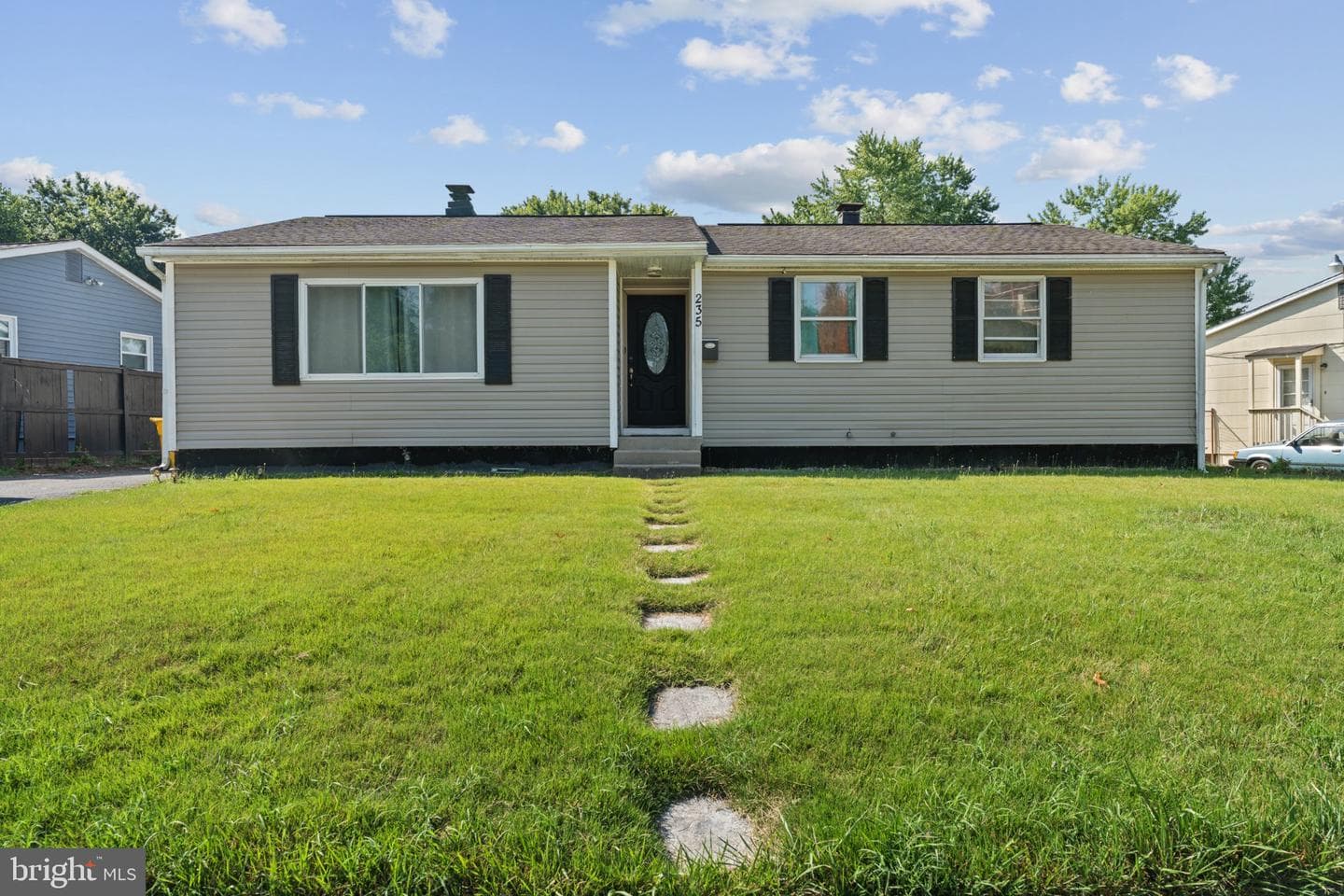 235 Marganza S, Laurel