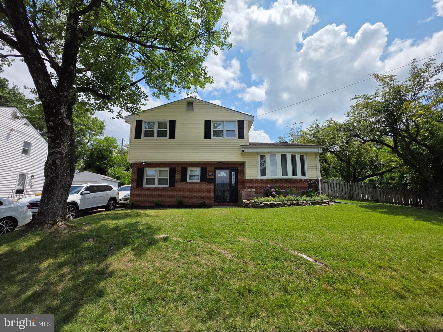 327 Ardmore Road