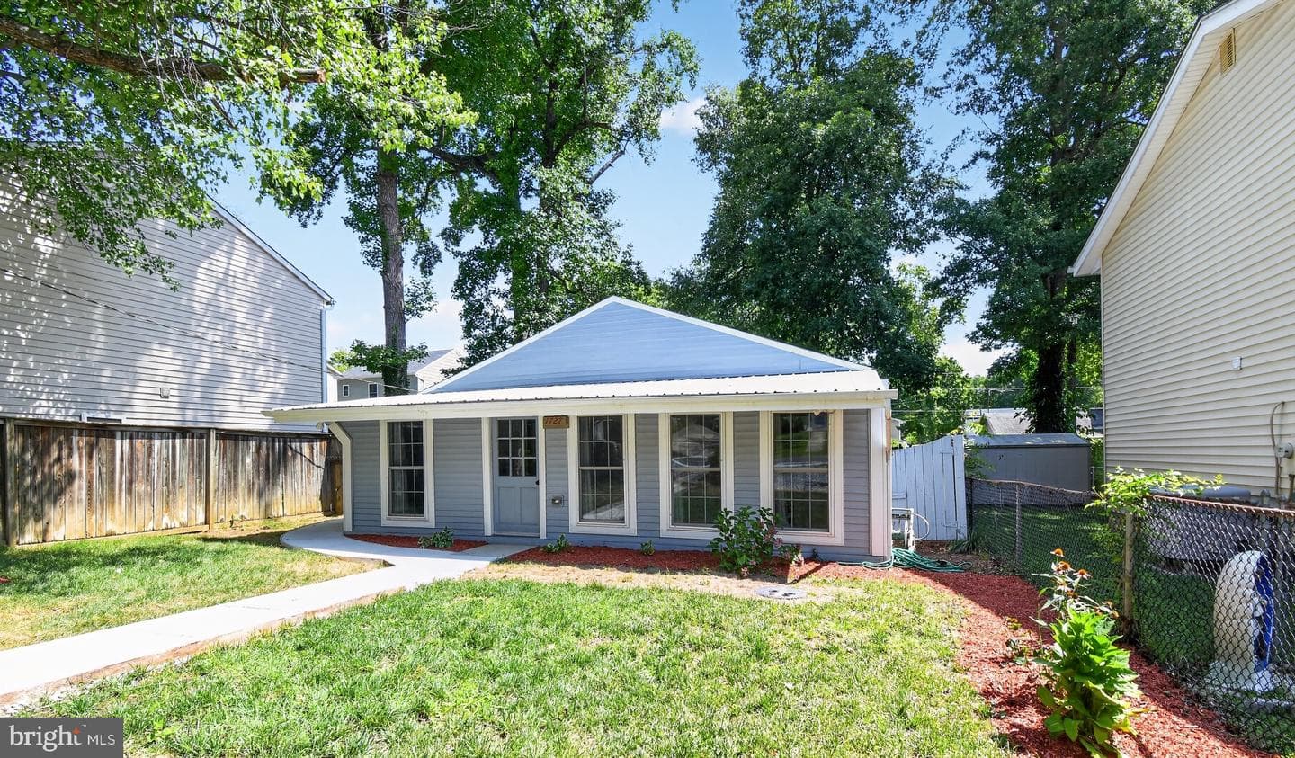 1727 Forestville Road, Edgewater