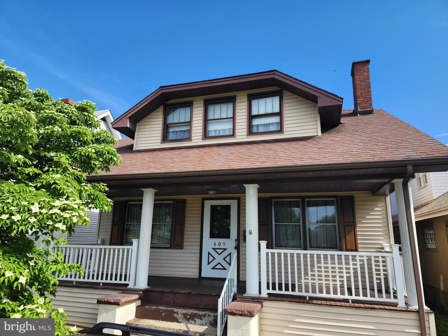 609 Sedgwick Street photo 1