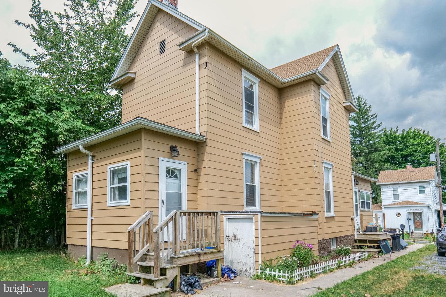 84 Hill Street photo 1