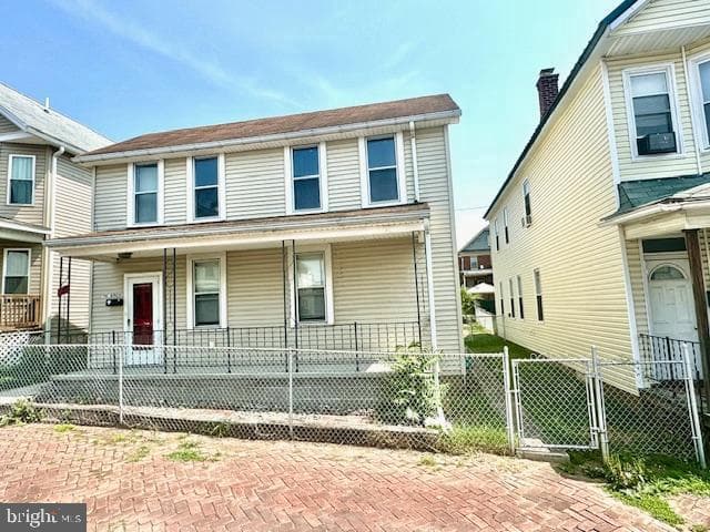 110 Arch Street photo 1