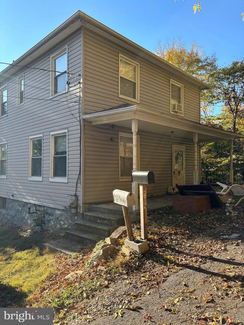 202 Riordon Road photo 1