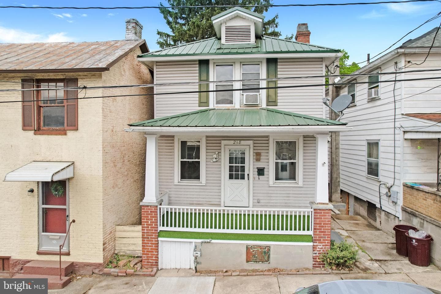 218 Pear Street photo 1