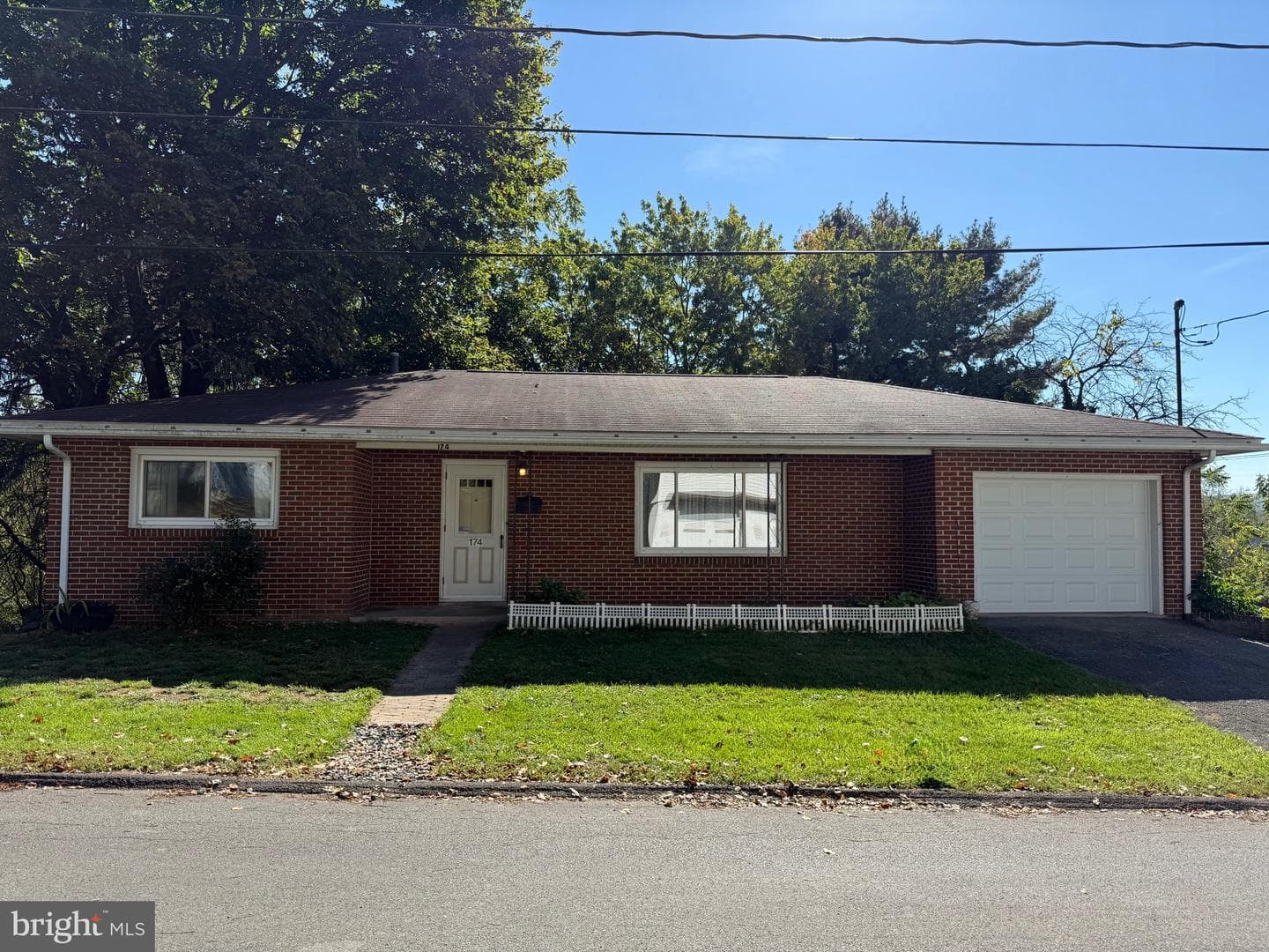 174 Spring Street photo 1