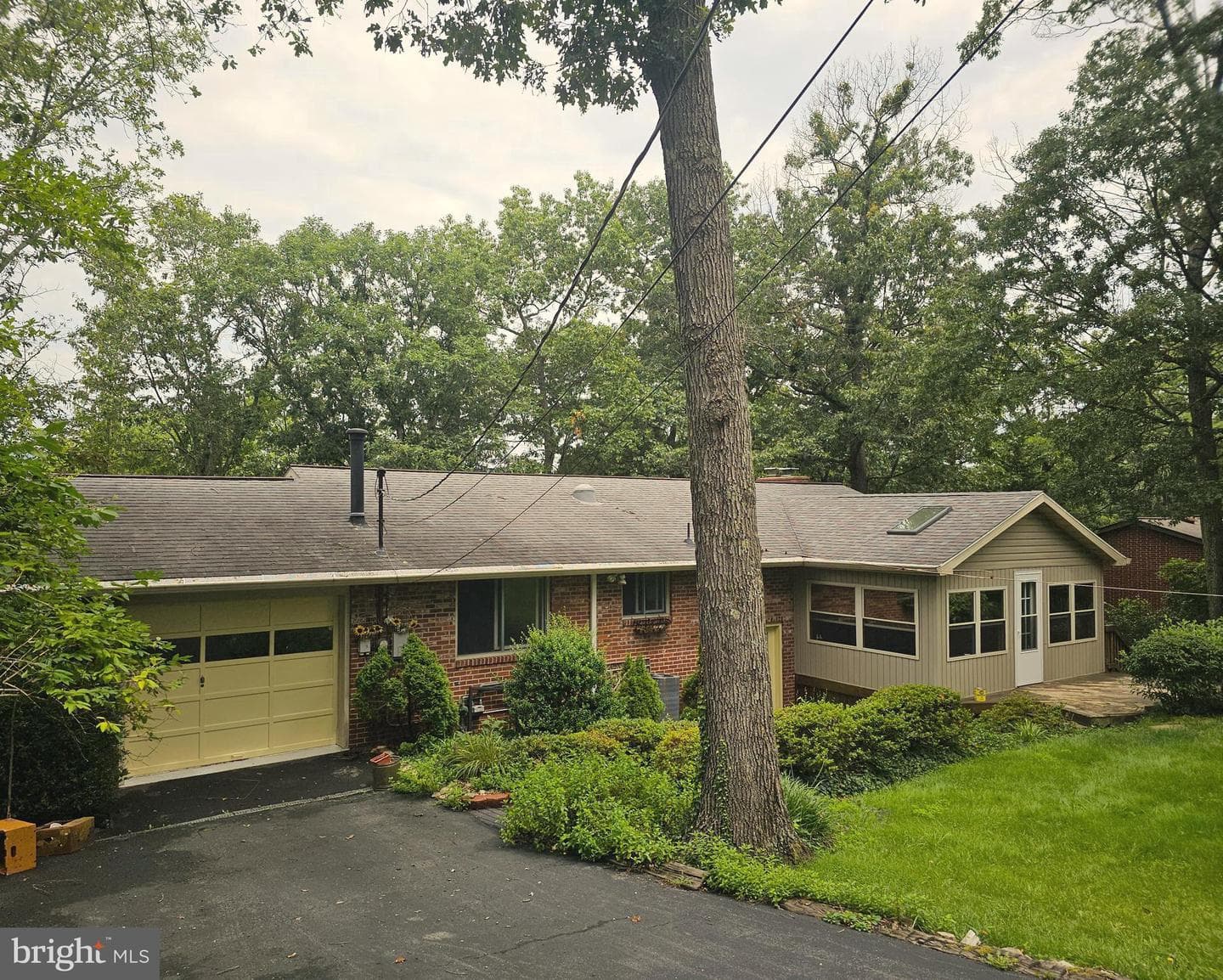 23 Sunset Drive photo 1