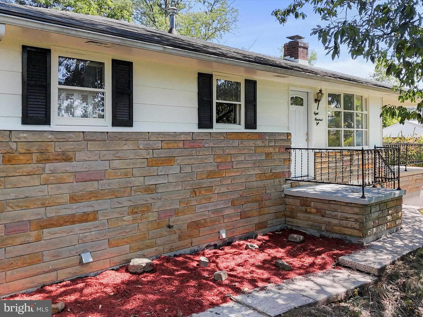 810 Winifred Road photo 1