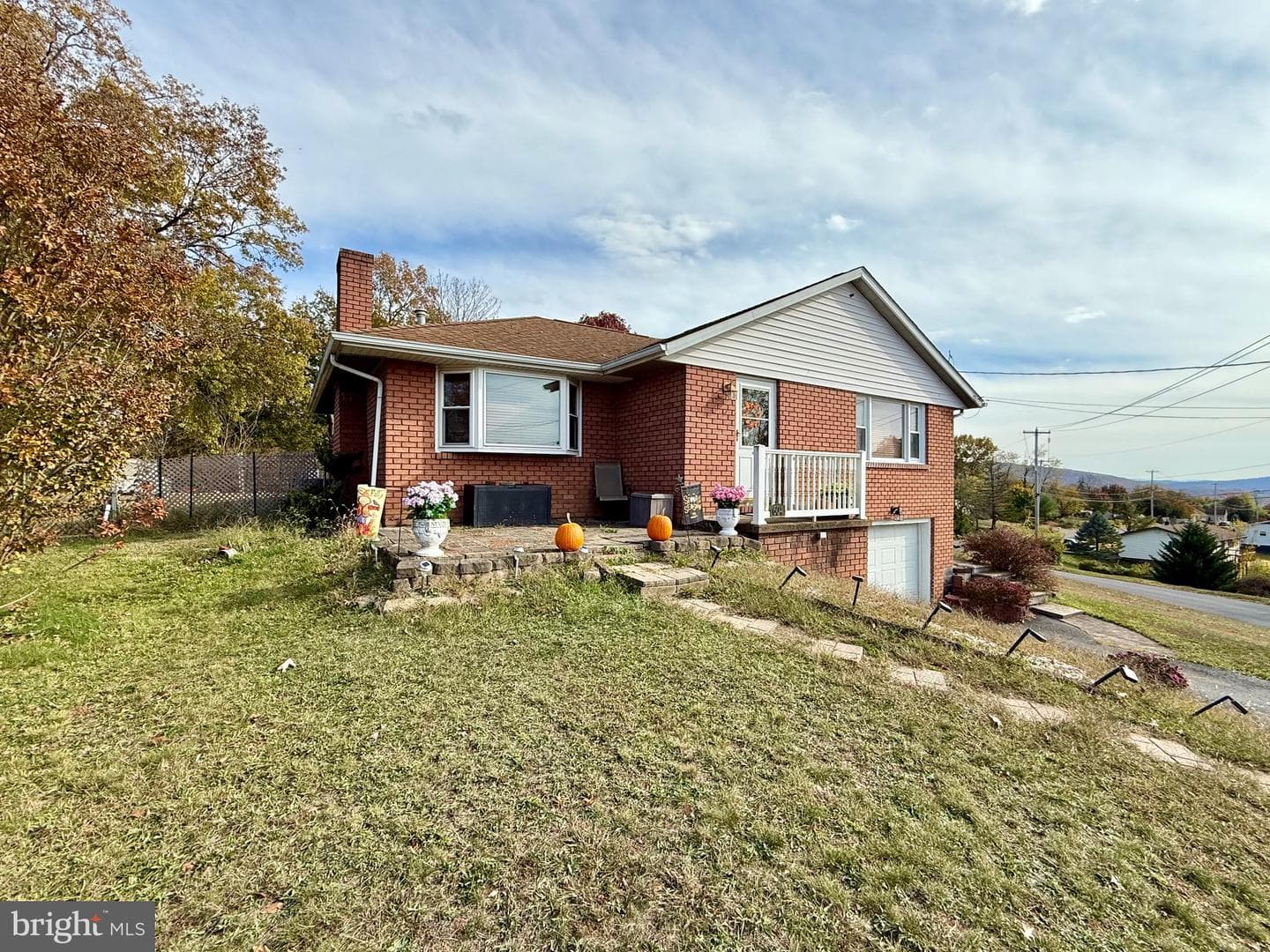 604 White Avenue photo 1