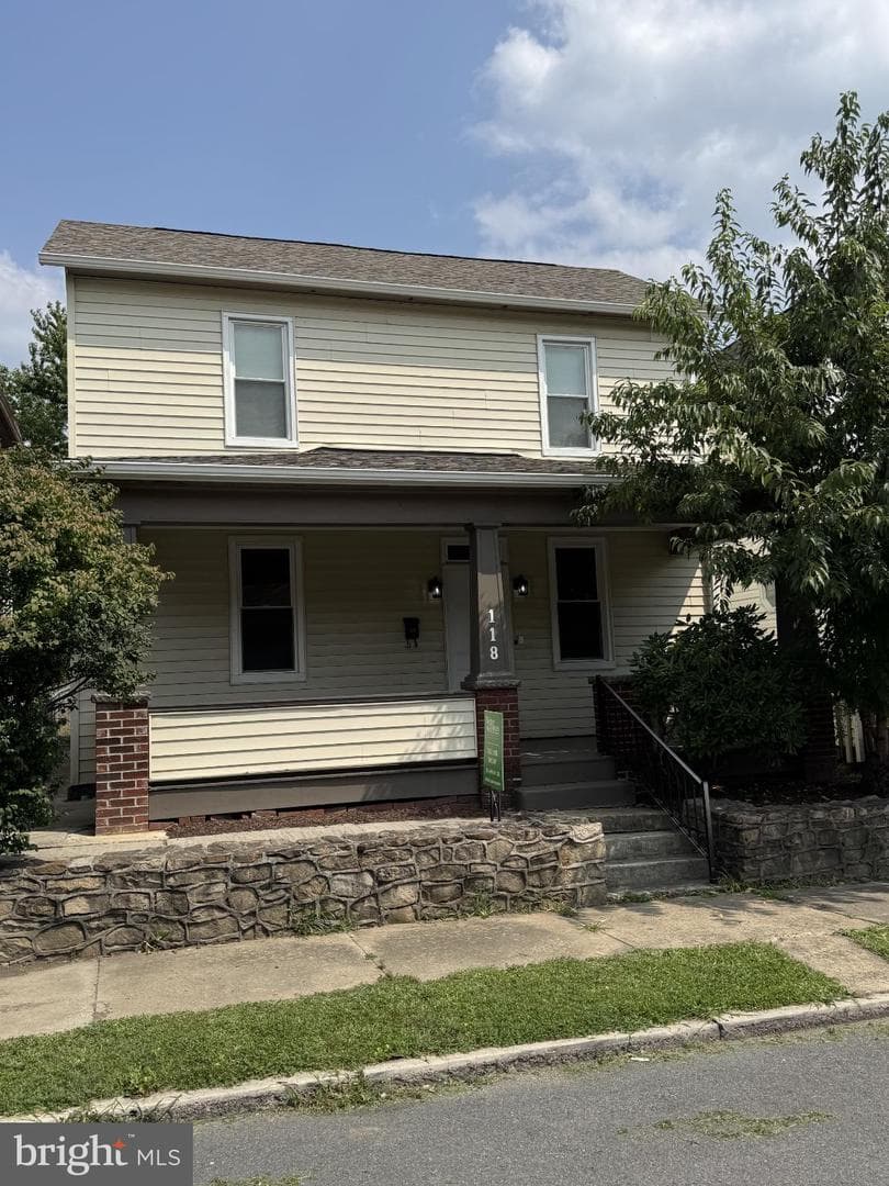118 Oak Street photo 1