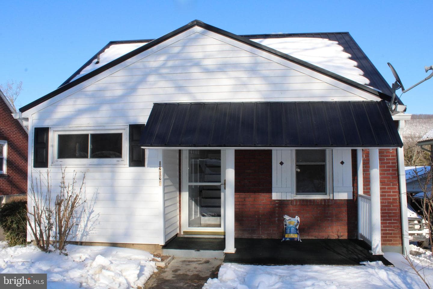 12024 Iris Avenue photo 1