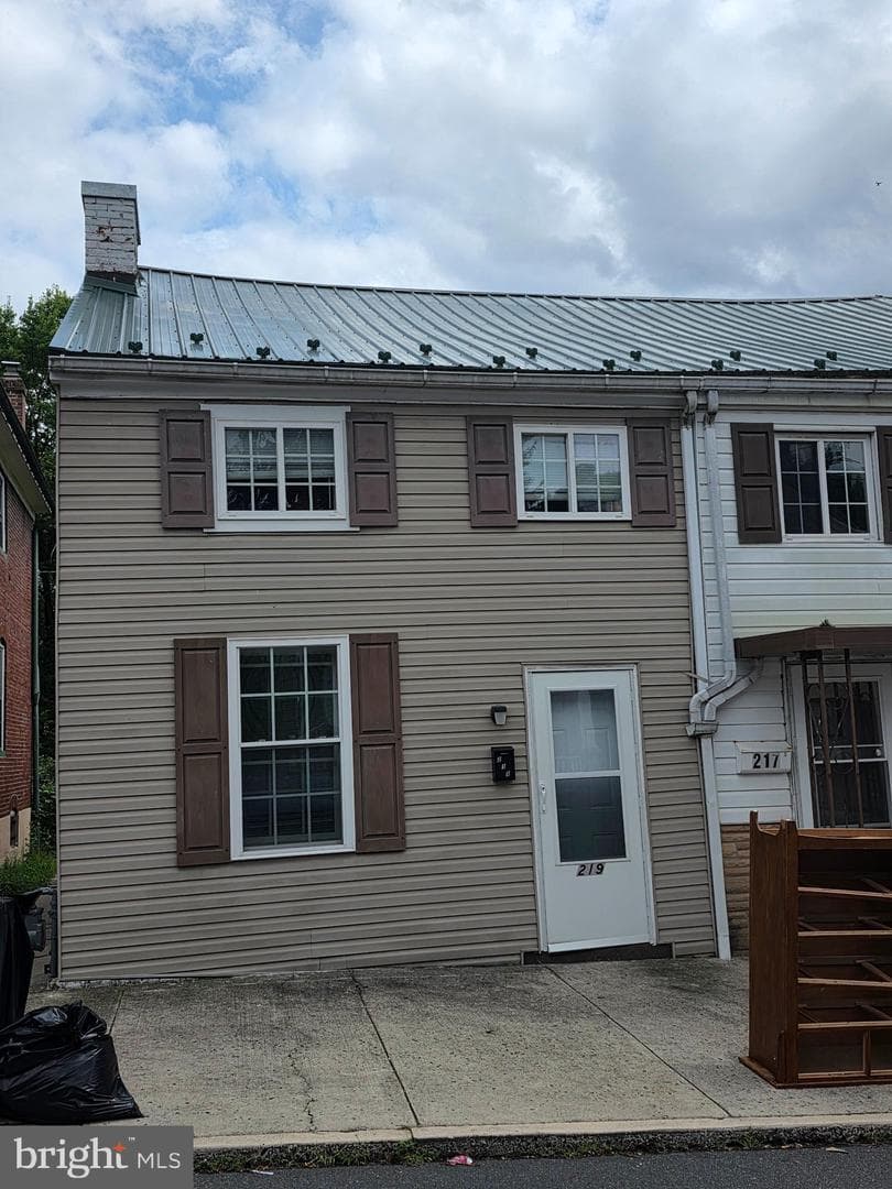 219 Pear Street, Cumberland