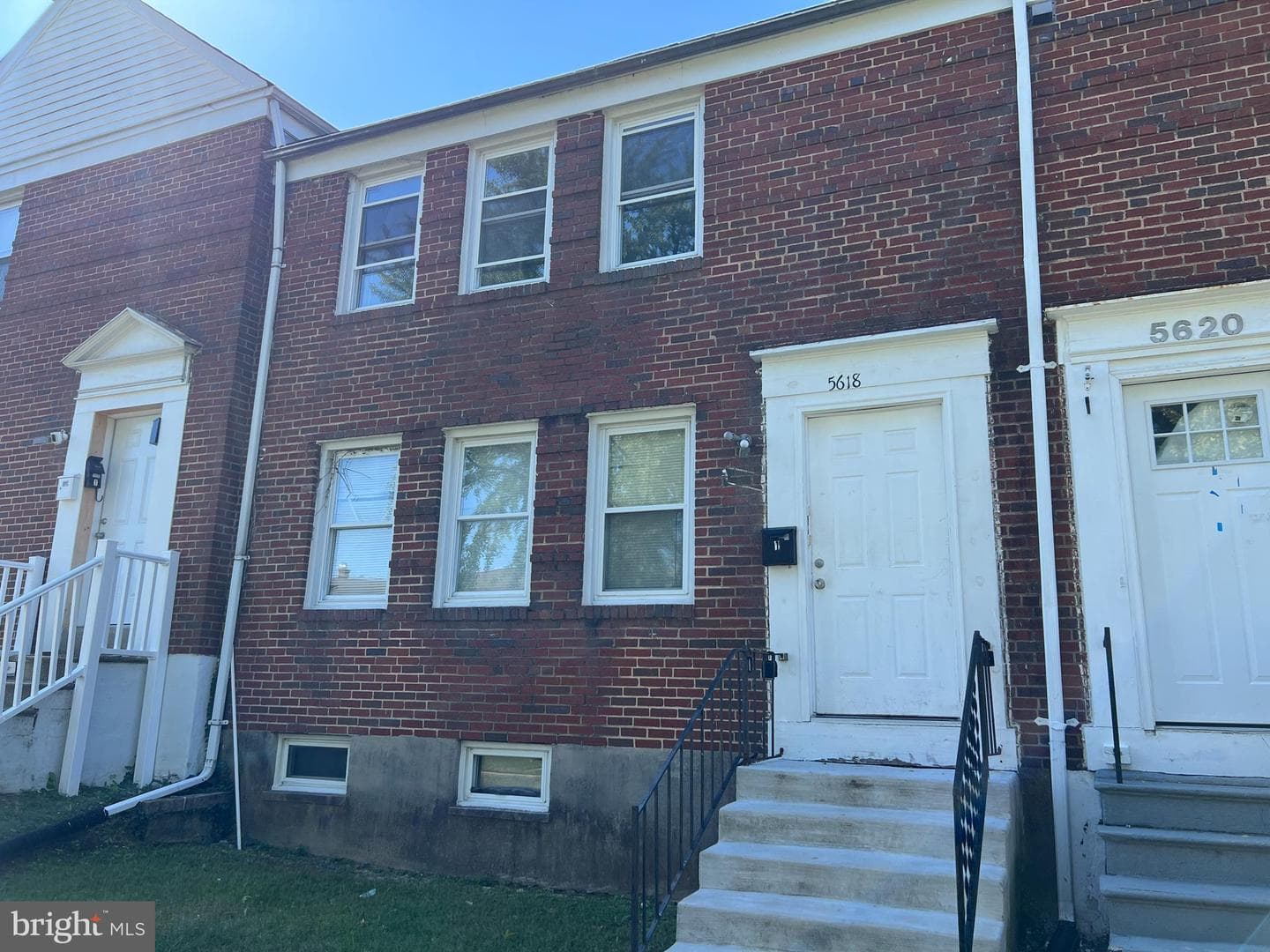 5618 Midwood Avenue photo 1